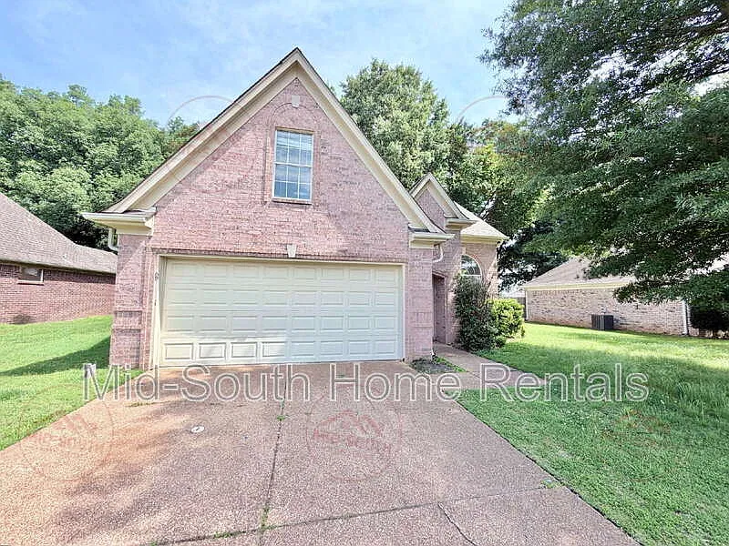 11236 Wolf Woods Dr