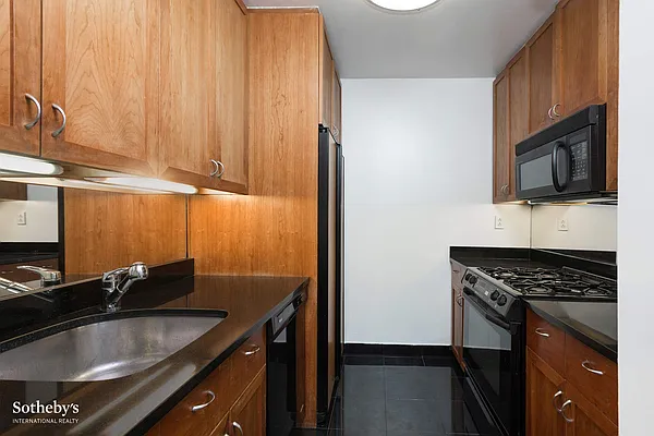 Sold by Sotheby's International Realty | media 5