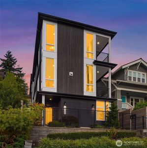 1910 8th Avenue W #B, Seattle, WA, 98119
