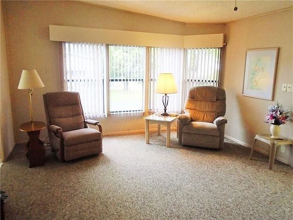 3rd image of 1726 Fox Hill Dr