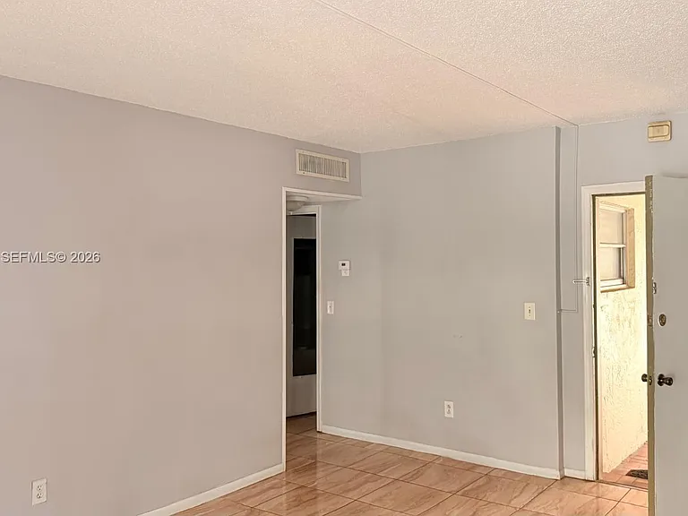 9360 SW 87th Ave #N5 — Photo 12