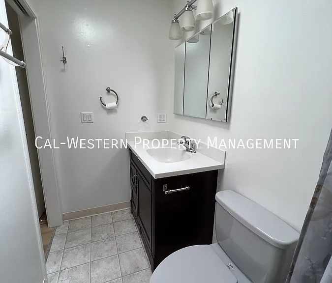 636 Leona Ln — Photo 25