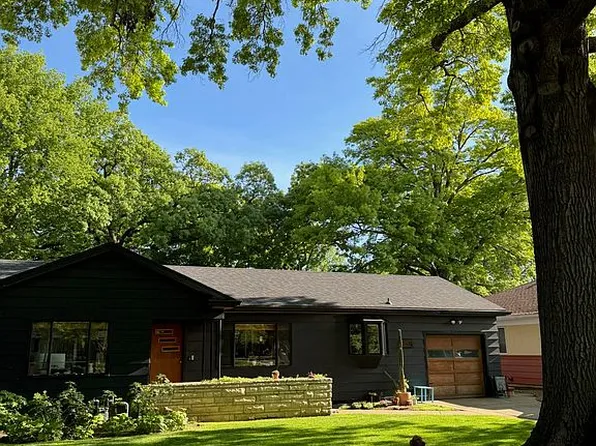 1506 University Dr, Lawrence, KS 66044