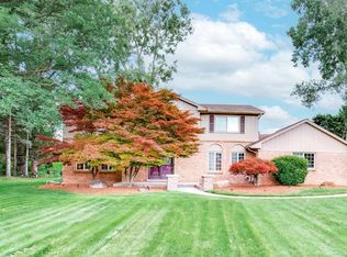 1551 Crooks Rd, Rochester Hills, MI 48309