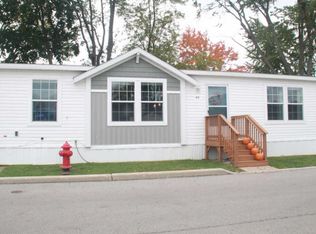 45 S Branch Rd, Northfield, IL 60093