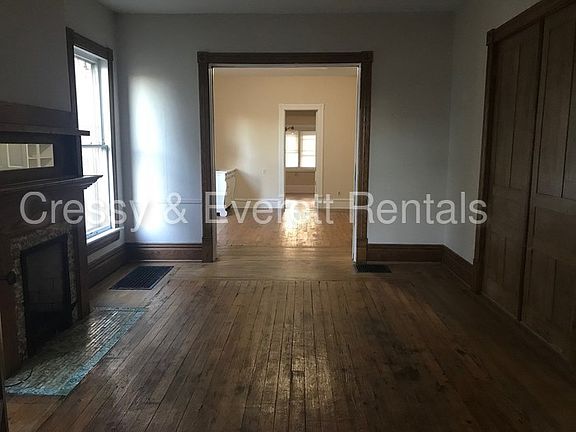 3rd image of 510 S Saint Joseph St