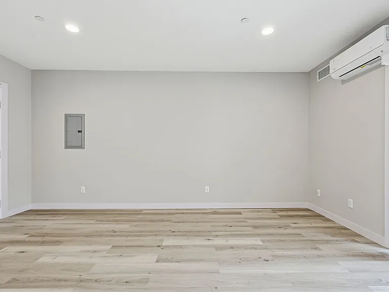 Taj Estates of Franklin II — Photo 146