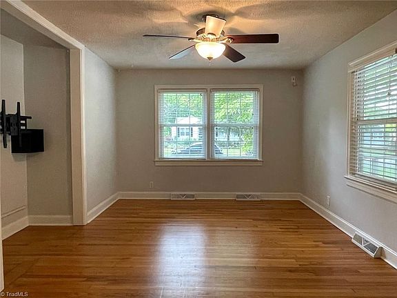 4th image of 2514 Timber Ln