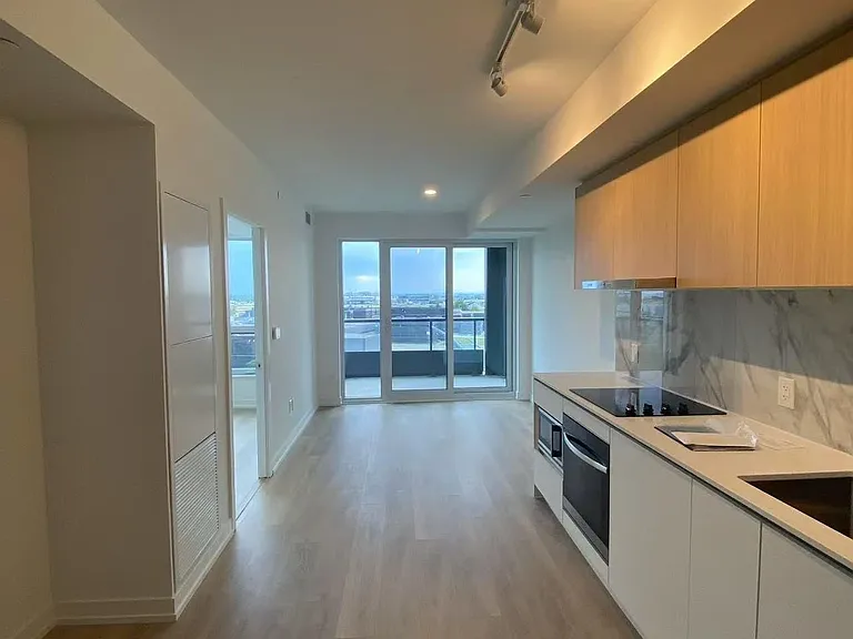 1100 Sheppard Ave W #818 — Photo 3