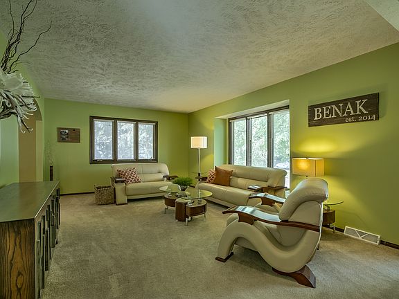 5th image of 15215 Dewey Ave