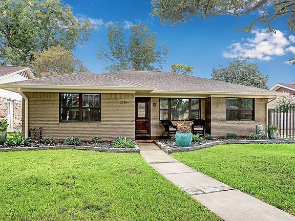 3rd image of 2119 De Milo Dr