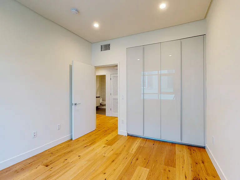 938 S Orange Grove Ave #201 — Photo 15