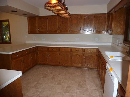 4th image of 707 Hiawatha Dr
