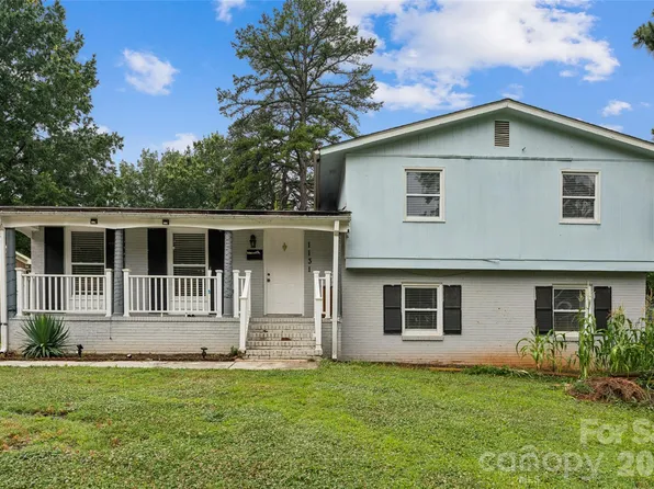 1131 Mount Kisco Dr, Charlotte, NC 28213