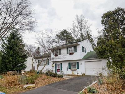 41 Hedgerow Dr, Morrisville, PA, 19067