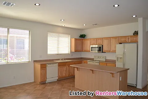 1744 W Frye Rd — Photo 5