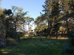 916 Weymouth Rd, Lake Worth, FL 33461