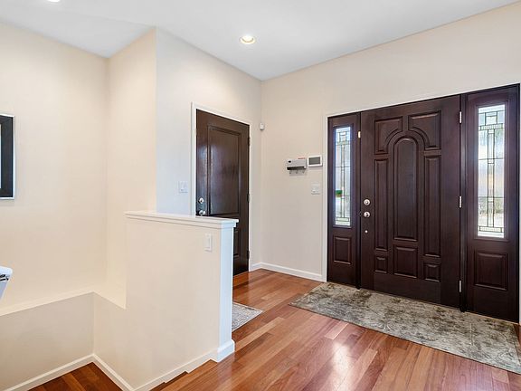 4th image of 530 Irven Ct