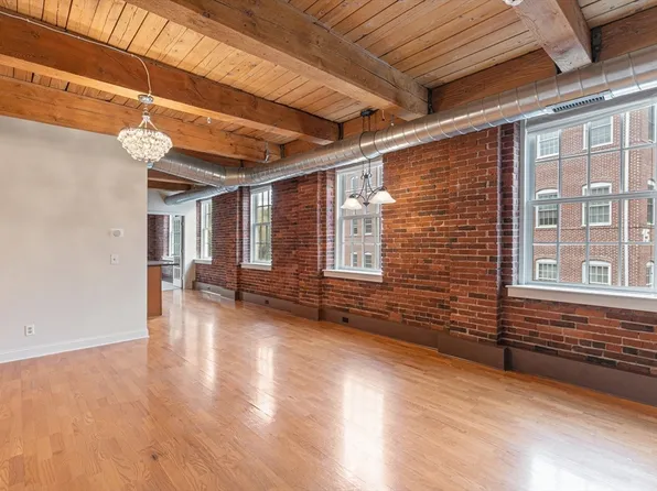 25 Cedar St Unit 4, Amesbury, MA 01913