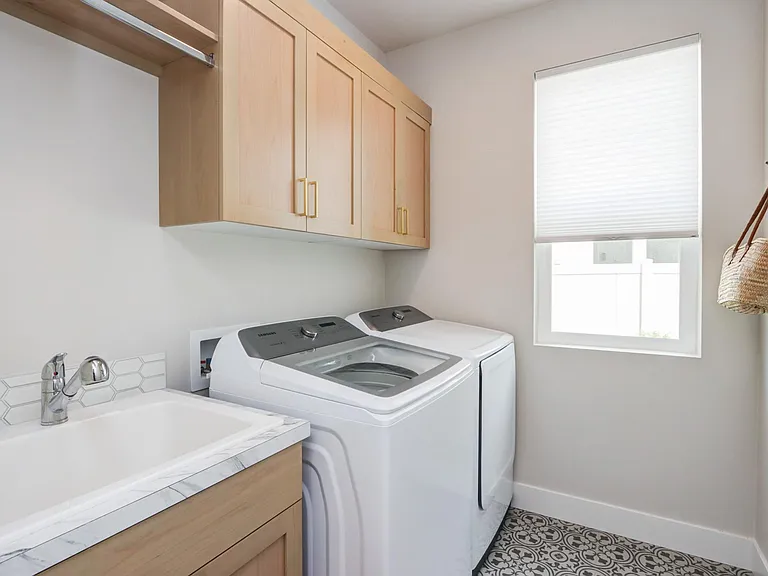 2032 E Presidential Dr — Photo 30