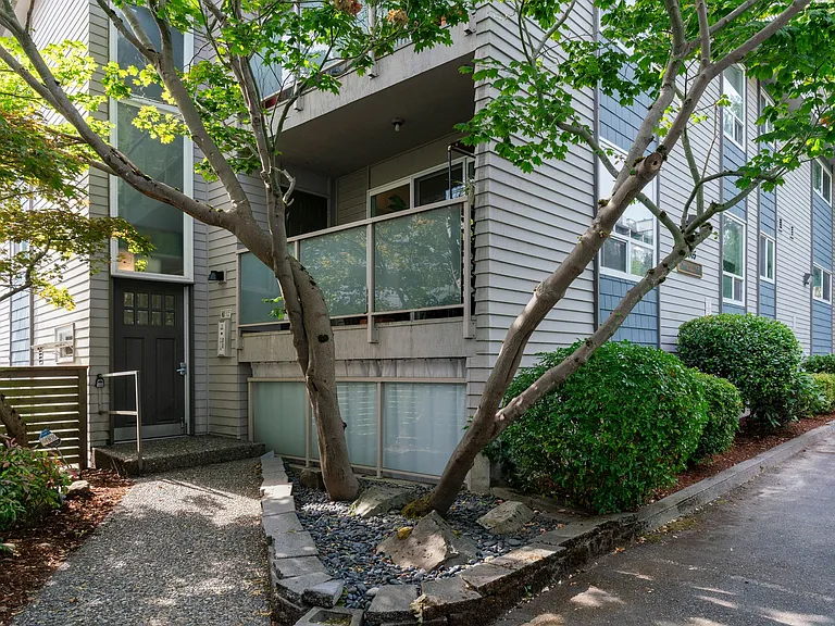 Queen Anne 9 — Photo 3