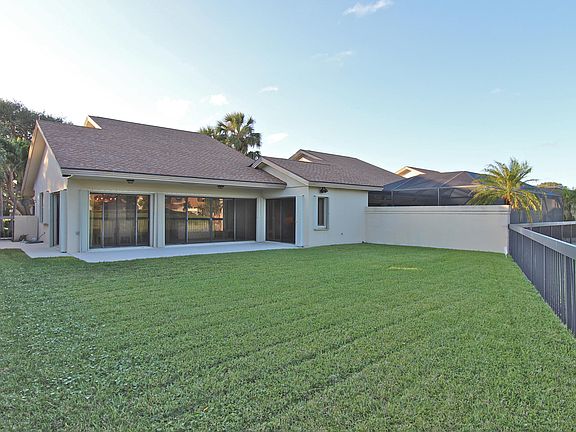 5th image of 221 River Park Drive