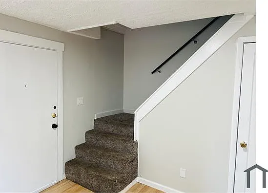 653 Curry Ct — Photo 14