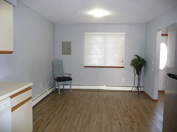 3rd image of 39 Cedar Ct