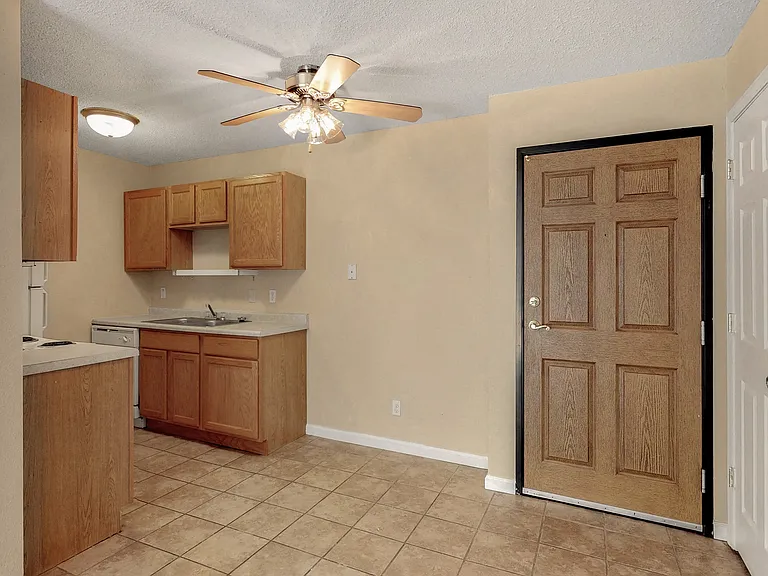 Oak Valley Apartments — Photo 55