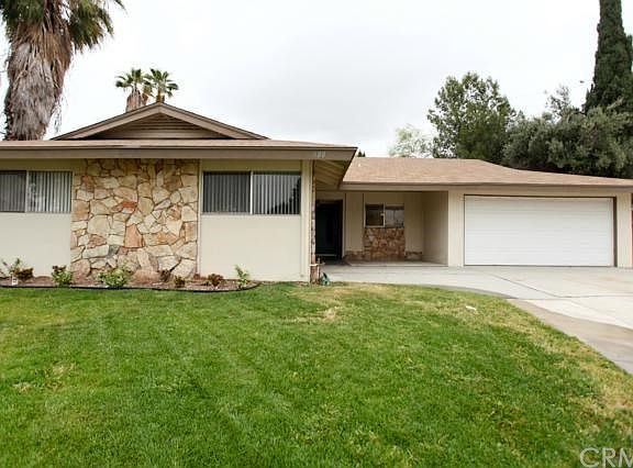 2nd image of 680 Vista De Loma