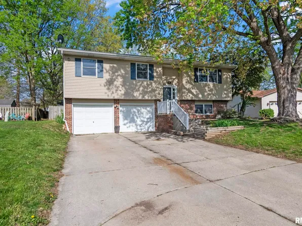 305 Plover Dr, Chatham, IL 62629