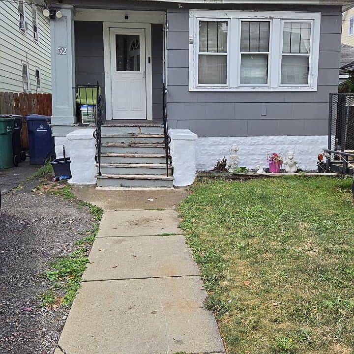 1st image of 52 Ullman St #2