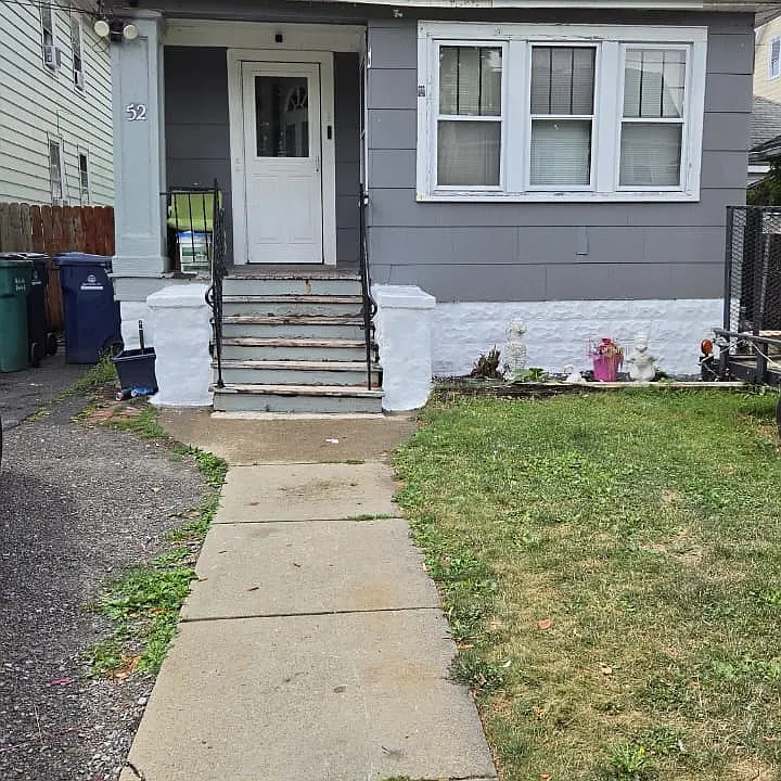 52 Ullman St #2
