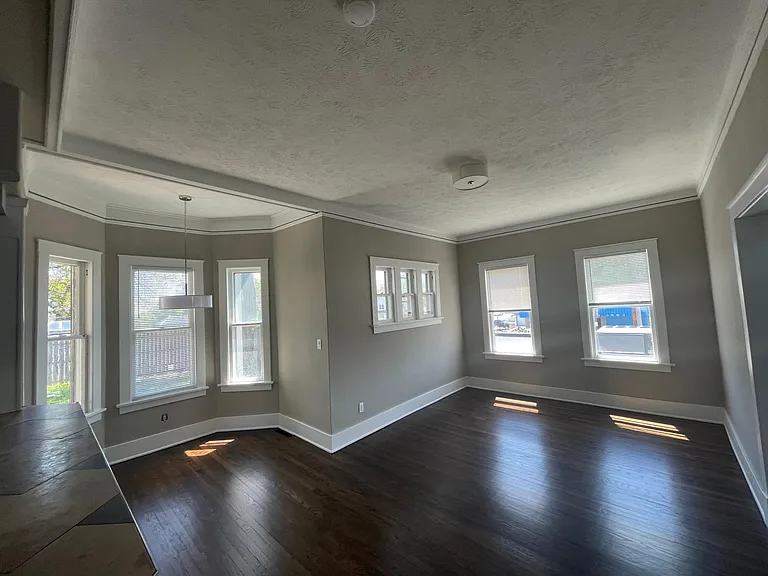 723 S 38th St — Photo 10