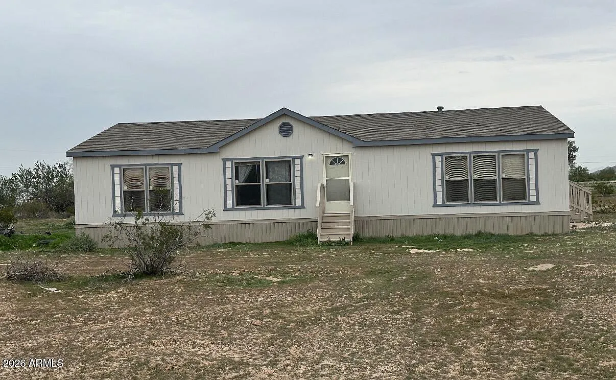 3 bed, 2.0 bath, 1792 sqft, $2,000 — Photo 1