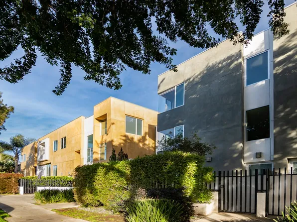 1120 N El Centro Ave APT 8, Los Angeles, CA 90038