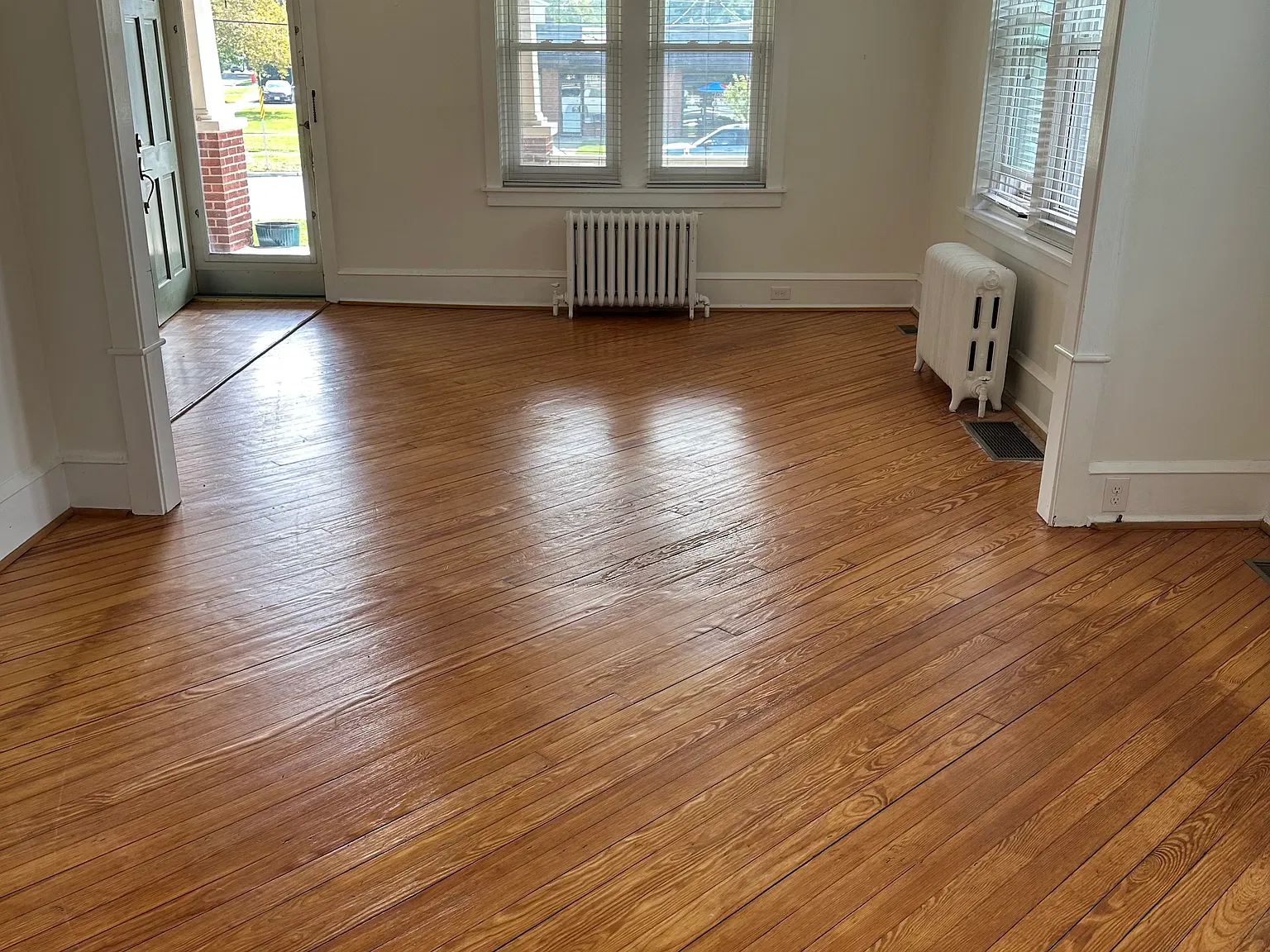 2 bed, 1200 sqft, $2,500 — Photo 2