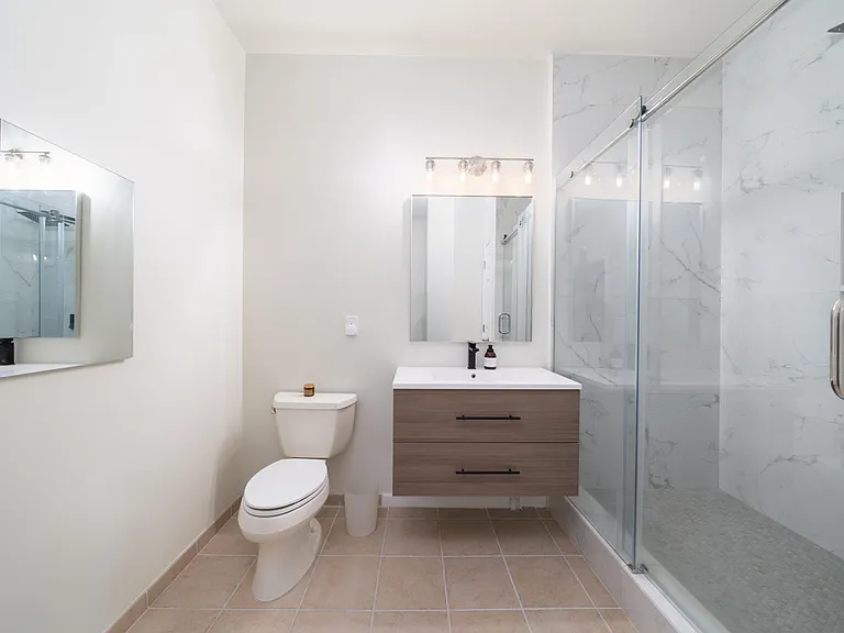 1300 Grand St — Photo 15