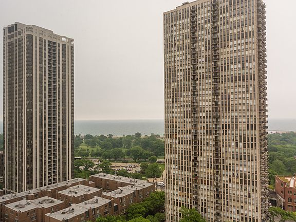 5th image of 1636 N Wells St APT 2311