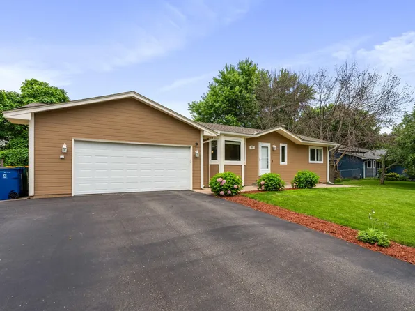 1949 72nd St, Centerville, MN 55038