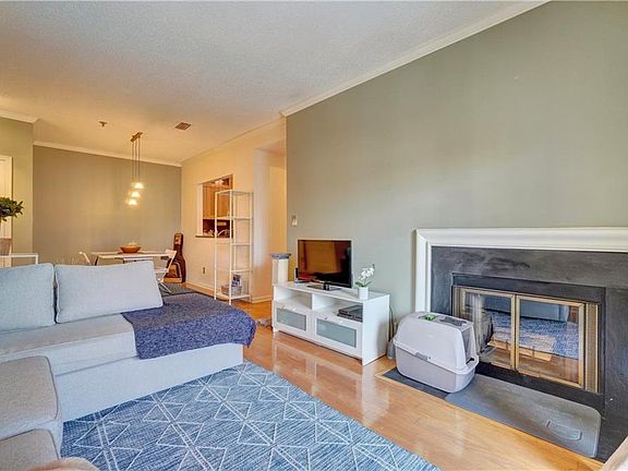 5th image of 300 Yarmouth St APT 327