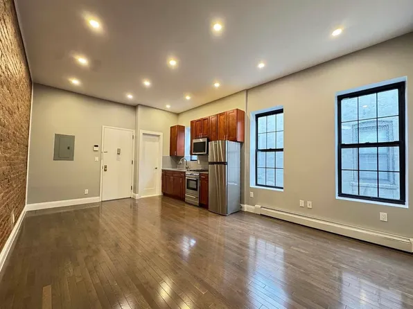 413 Bay Ridge Avenue image 1 of 6