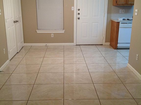 5th image of 2504 Redbud Ave APT 2