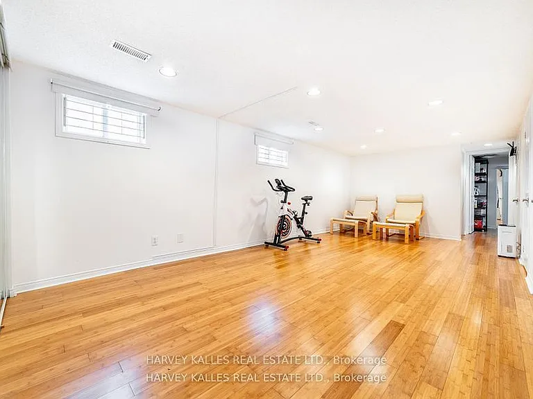 139 Kingsdale Ave — Photo 18