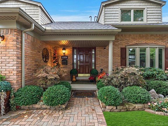 3rd image of 23251 N Rosedale Ct