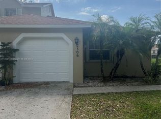2306 Maplewood Dr, Greenacres, FL 33415
