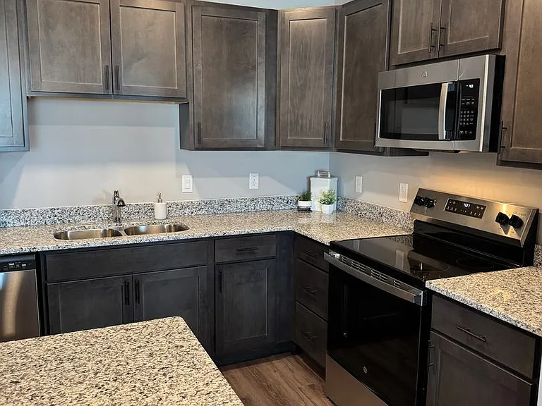 604 Autumn Wood Pkwy — Photo 56