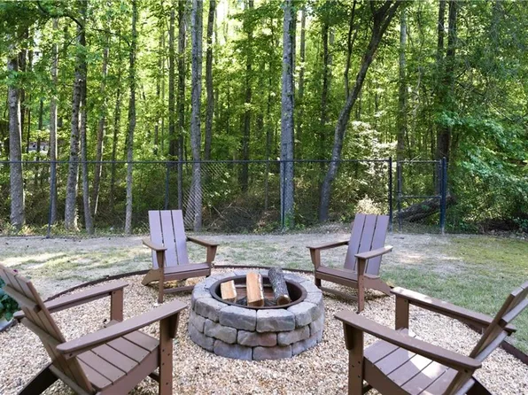 4273 Creekrun Cir, Buford, GA 30519