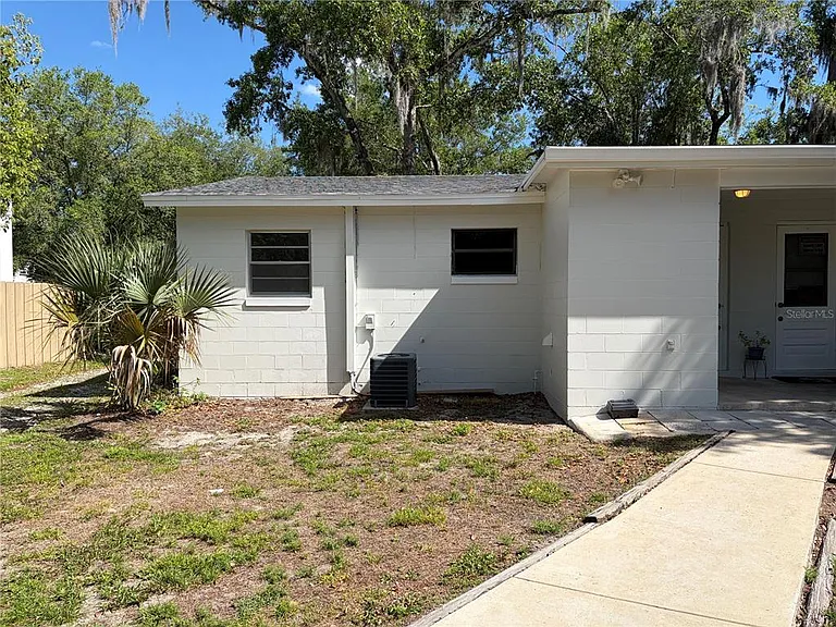190 W Ventris Ave — Photo 28
