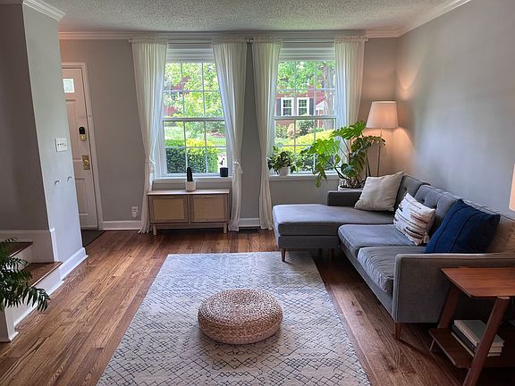 2nd image of 2861 S Abingdon St